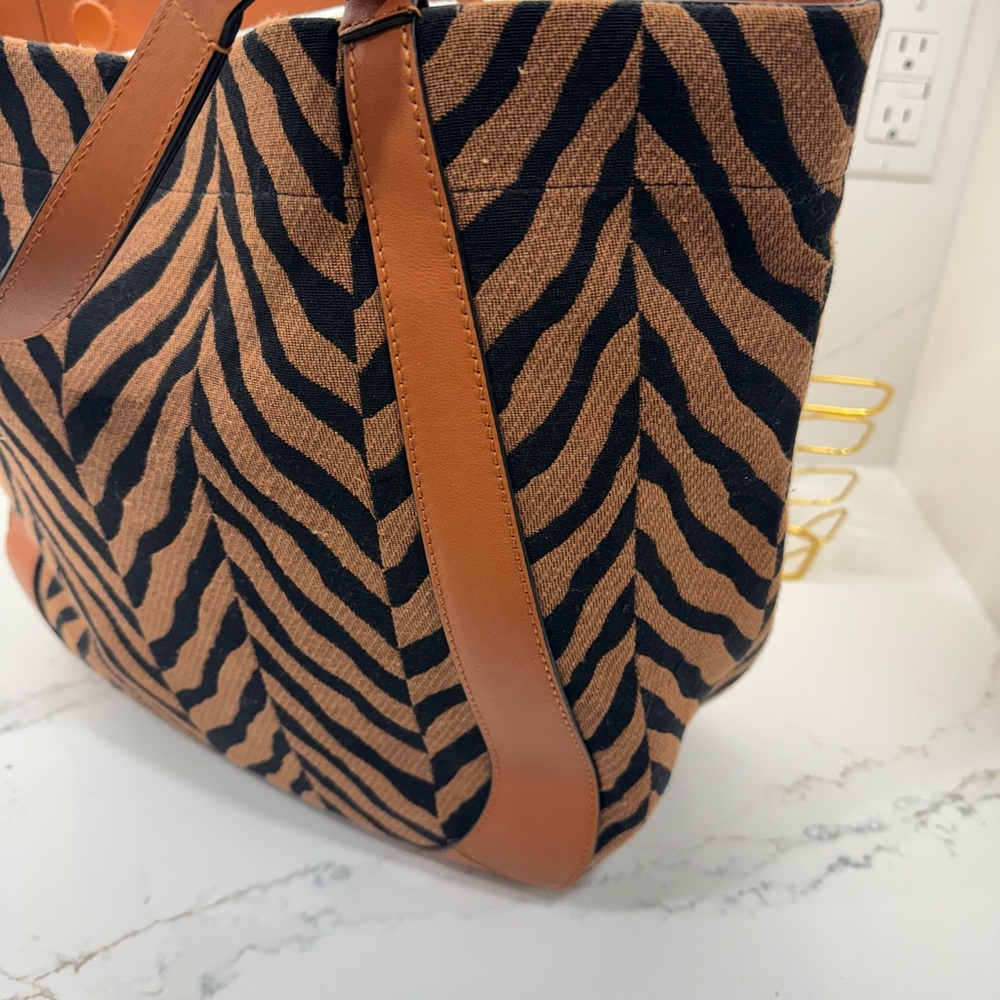 Ulla Johnson Albers Tiger Canvas Tote Bag - Picture 5 of 16